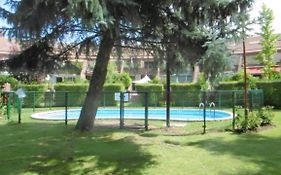 Alojamientos Castellana Jardín I y II PARKING Y PISCINA GRATIS!!